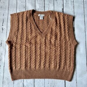 cupcakes & cashmere V-Neck Brown Sweater Vest, size medium